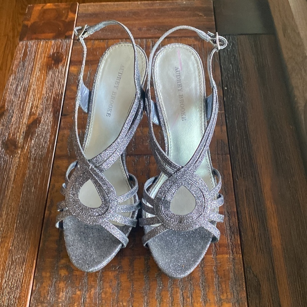 Let’s Dance Audrey Brooke Shimmery Silver Lilac Purple Kelly Heels size 10 - Picture 2 of 9